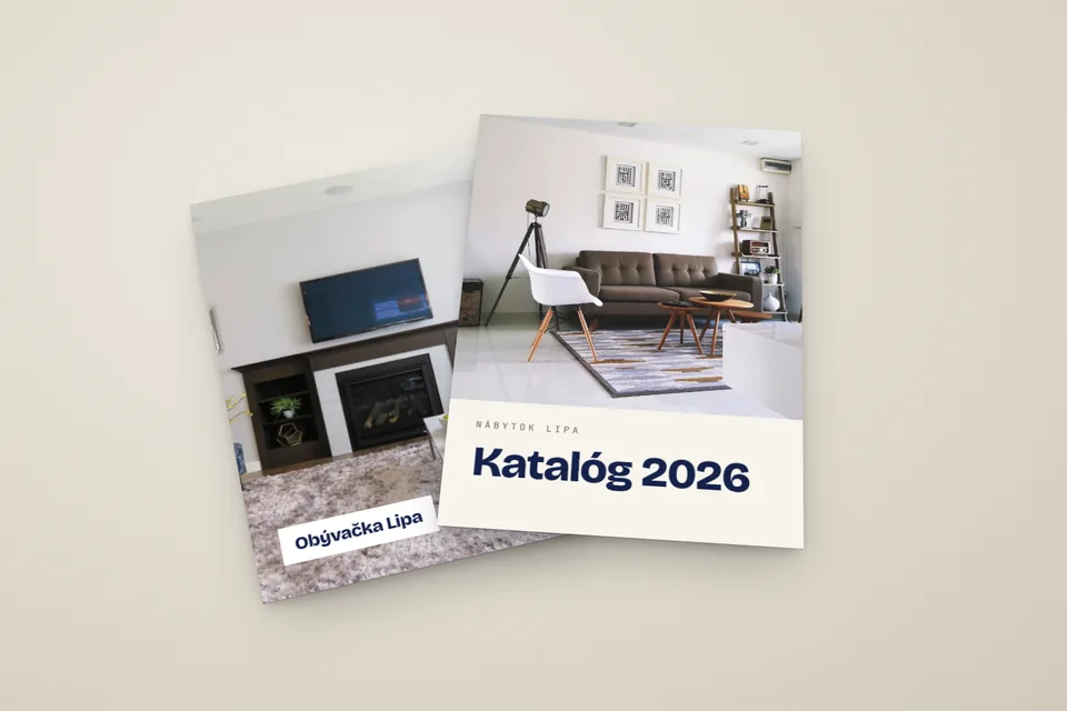 Obálka katalógu a strana s fotografiou